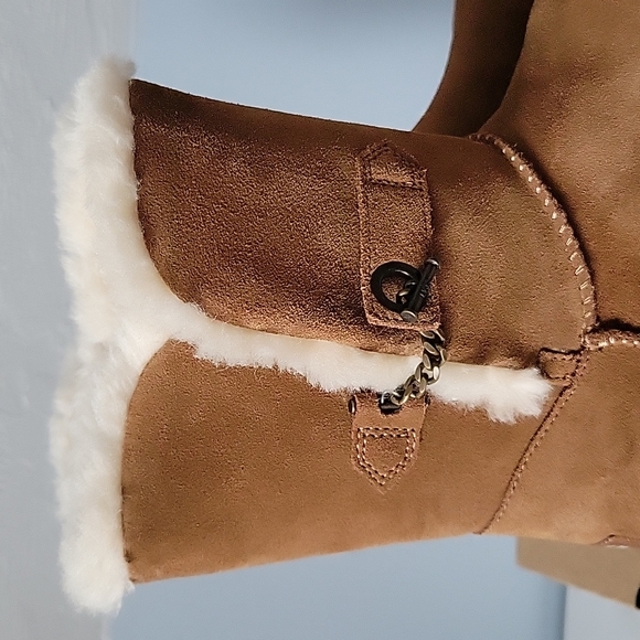 Ugg Boots - Picture 5 of 6
